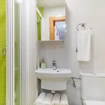 With 3 Bedrooms Apartament *