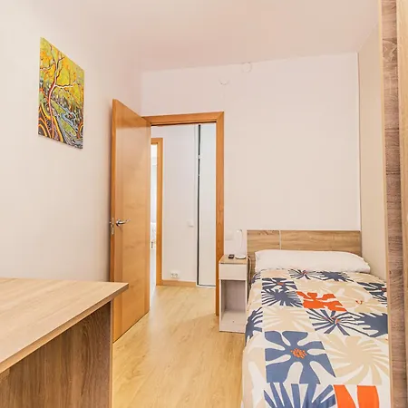 With 3 Bedrooms Saragossa